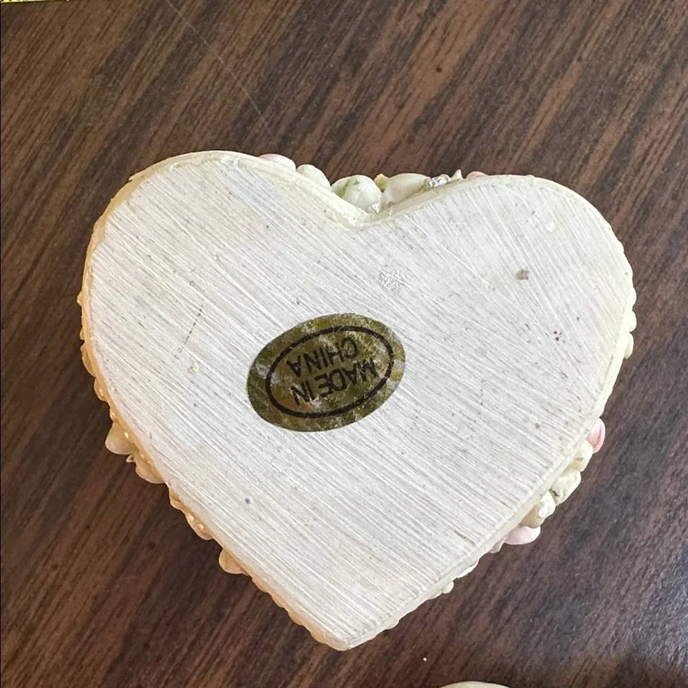 Heart-Shaped Floral Trinket Box with Roses and Ribbons. Very small 2x2x1